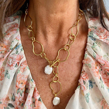 Pendant Necklace With Large Pearl