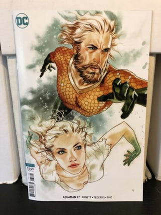 AQUAMAN #37 VARIANT COVER B DOLPHIN MIDDLETON DC COMICS