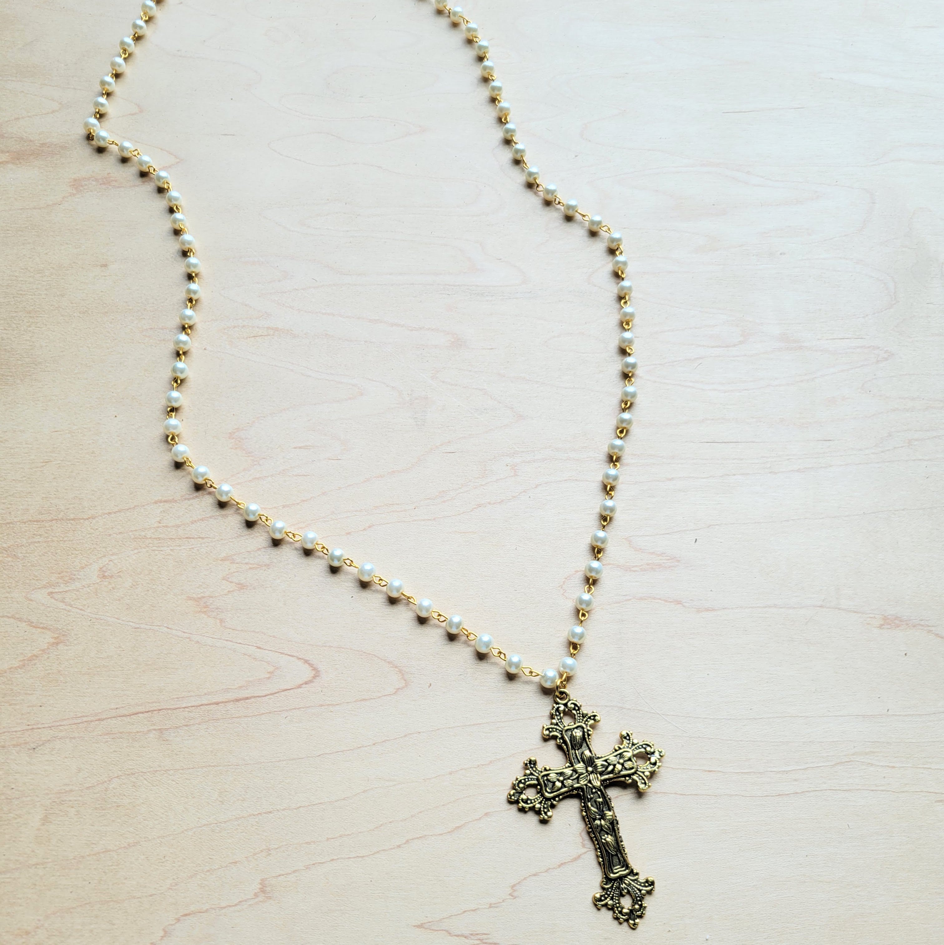 **Pearl Long Beaded Necklace with Antique Gold Cross 255tt