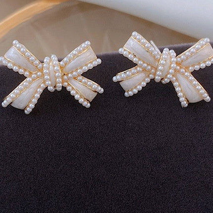 Bow earrings