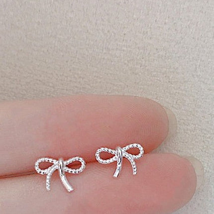 Bow earrings