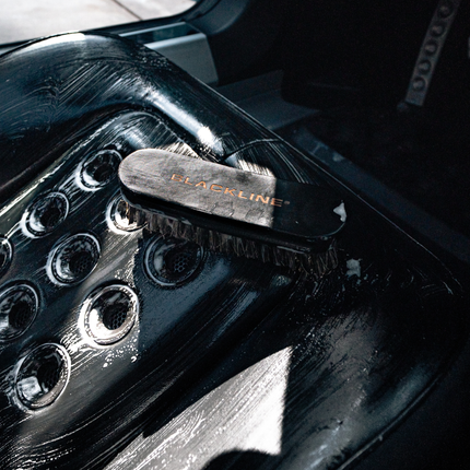 BLACKLINE® LEATHER BRUSH