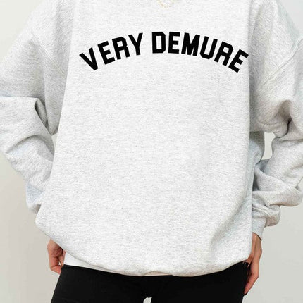 VERY DEMURE OVERSIZED SWEATSHIRT