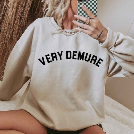 VERY DEMURE OVERSIZED SWEATSHIRT