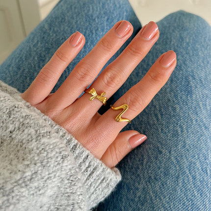 Wavy Heart Ring