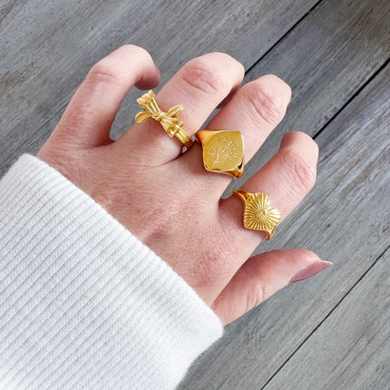 Floral Signet Ring
