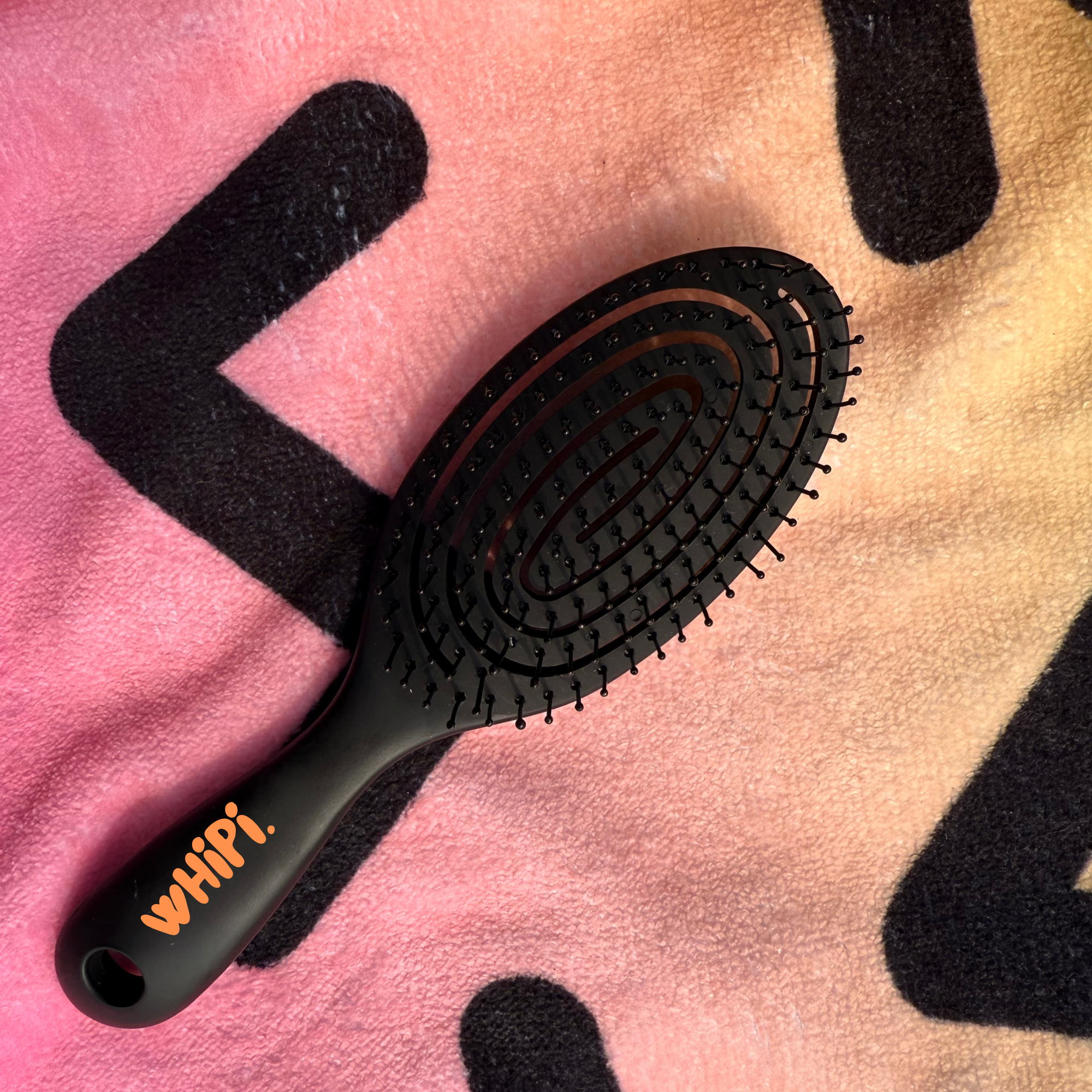 Detangle- Crown Detangle Brush  Black