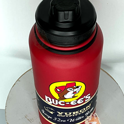 Buc-ee's Yukon Outfitters Red 32oz Water Bottle