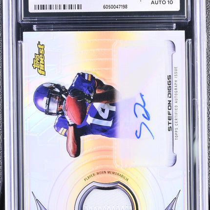 Stefon Diggs 2015 Finest #RRAP-SD Rookie Patch Autographs CGC 8.5