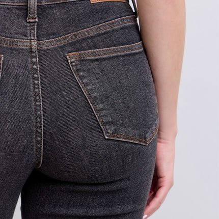 Judy Blue Jean Washed Slim Straight