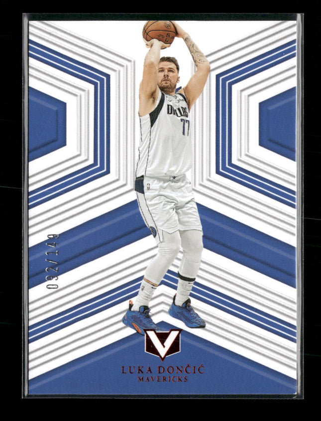 2022-23 Panini Chronicles Red #/149 Luka Doncic #175
