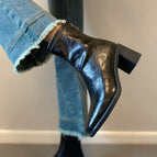 Black With Velvet Lining / 35