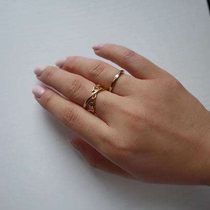 Linked Crossover Ring | Adjustable Ring