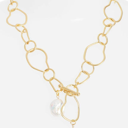Pendant Necklace With Large Pearl