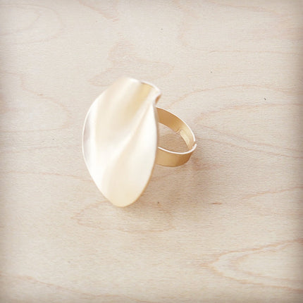 Matte Gold Electroplate Wavy Disc Ring 012a3