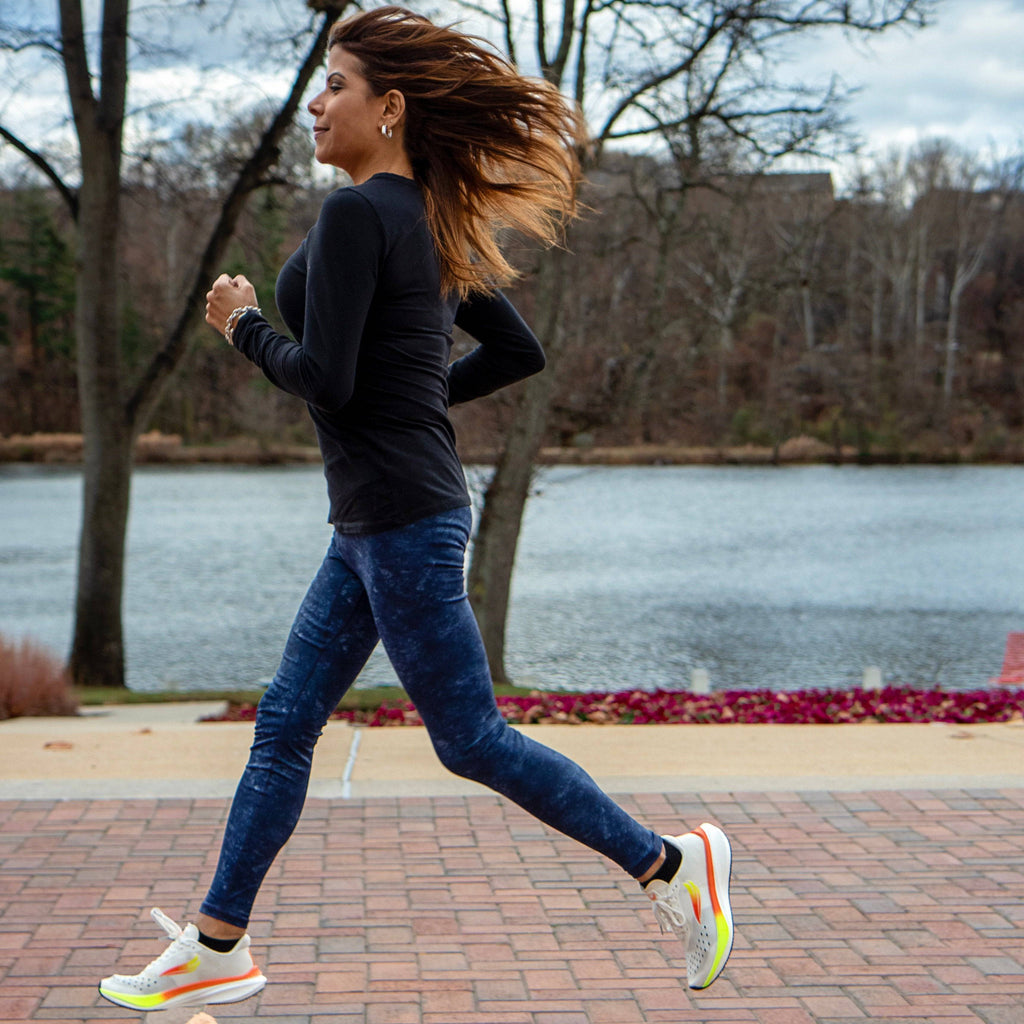 APUS White Women Running Shoe