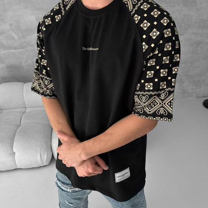 Artistic Graphic Cotton T-Shirt / Figure with Rug Print Tee