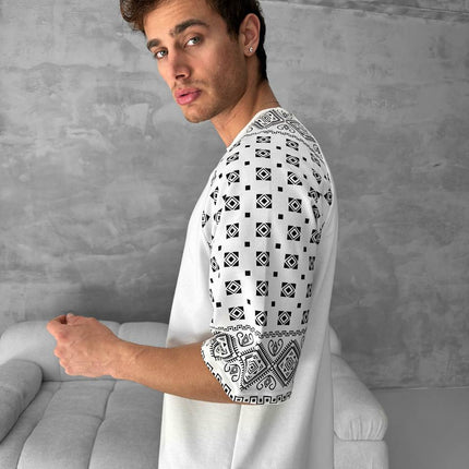 Artistic Graphic Cotton T-Shirt / Figure with Rug Print Tee