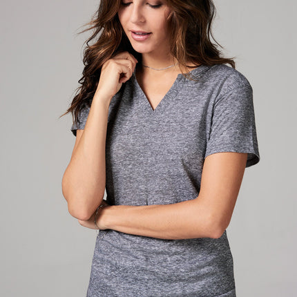 WOMEN'S CROSS V-NECK TEE - MINI STRIPE