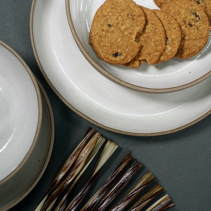 The Dinnerware Set - Gray/White