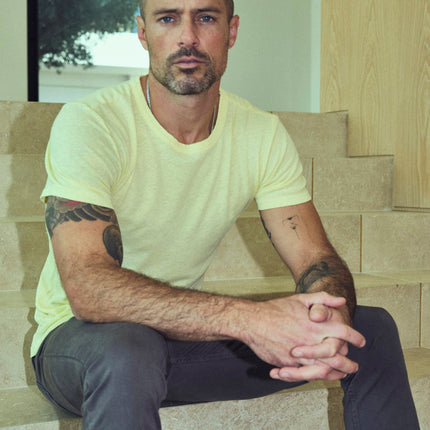 Men's Linen Blend Wide Neck Band Tee