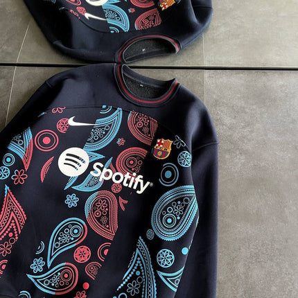 FC Barcelona Oversized Sweatshirt - Iconic Logo Casual Sportswear