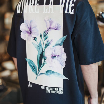 Vivre La Vie Floral Quote Cotton T-Shirt – Inspirational Botanical Tee
