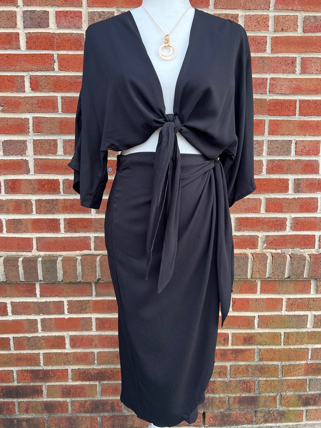 Black Tie Front Top