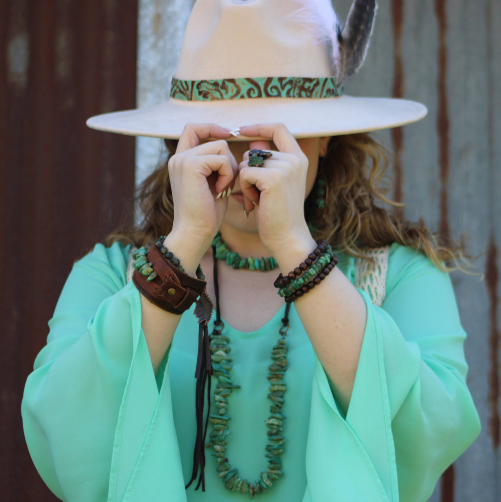 **Natural Turquoise Stretch Bracelet w/ Indian Charm 809u
