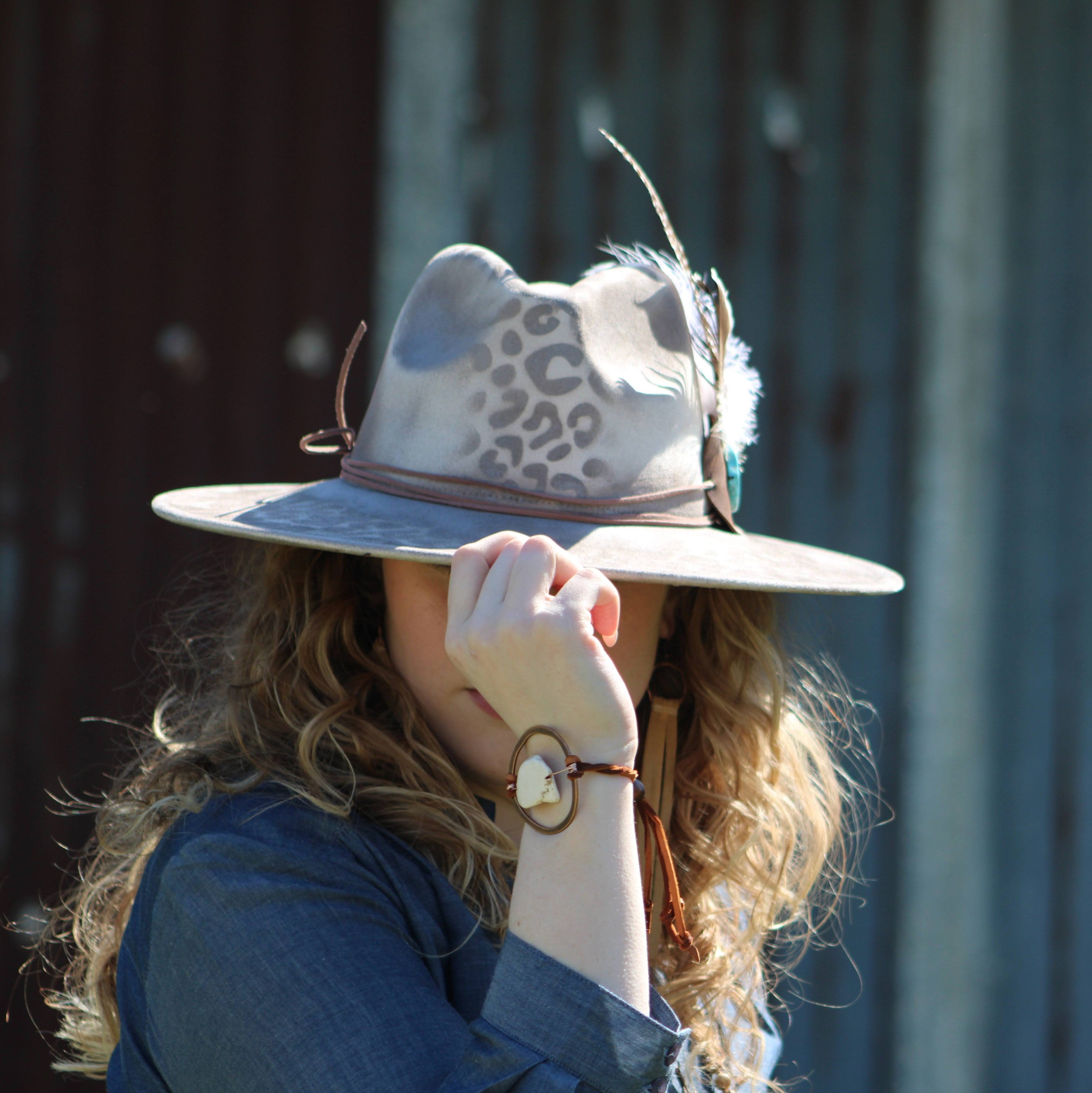 White Turquoise Bracelet w/ Adjustable Ties 010h