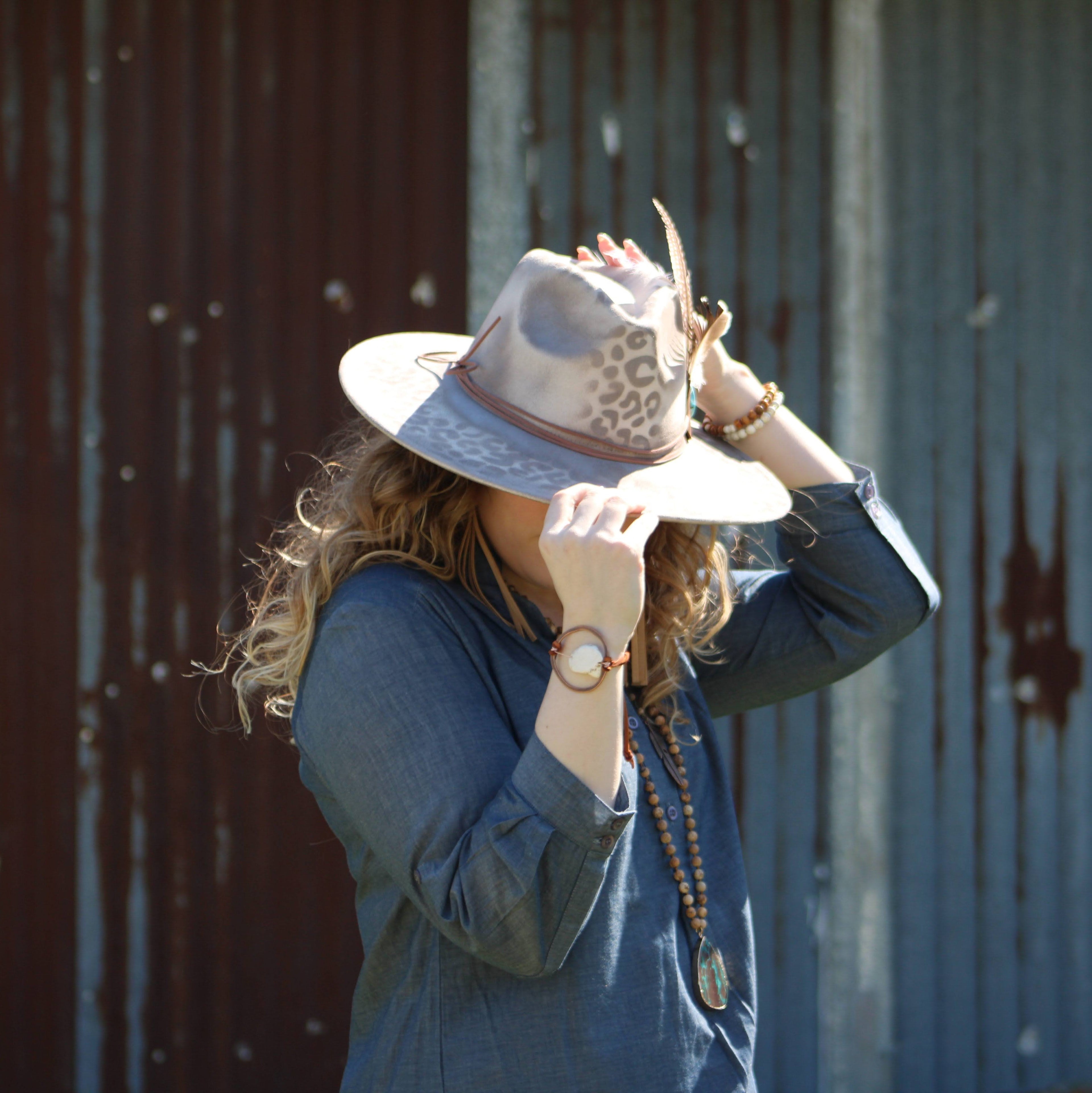 White Turquoise Bracelet w/ Adjustable Ties 010h