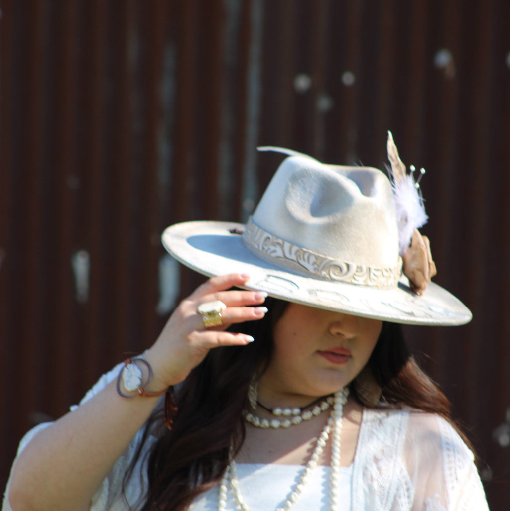 White Turquoise Bracelet w/ Adjustable Ties 010h