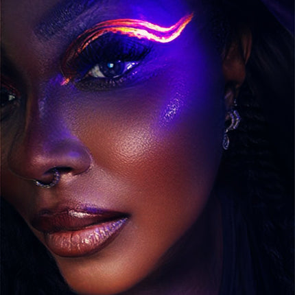 Ashunta Sheriff Beauty UV Glow Vegan Liner Pen