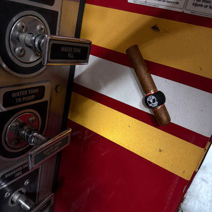 Stogie Magnet - Magnetic Cigar Holder