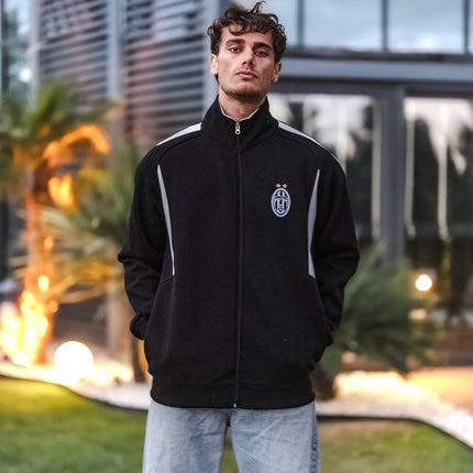 Juventus Logo Oversized Zip-Up Sweatshirt - Stylish and Comfortable Fanwear