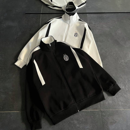 Juventus Logo Oversized Zip-Up Sweatshirt - Stylish and Comfortable Fanwear