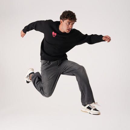 Noble Stance Oversized Sweatshirt: Artistic Heart & Dog Graphic