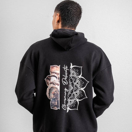 Street Style Oversize Hoodie – Unisex Hoodie with Artistic Baroque Print