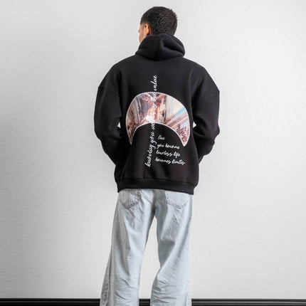 Unisex Oversize Hoodie with Artistic Print – Modern Streetwear Style
