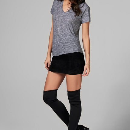 WOMEN'S V NECK TEE - MINI STRIPE
