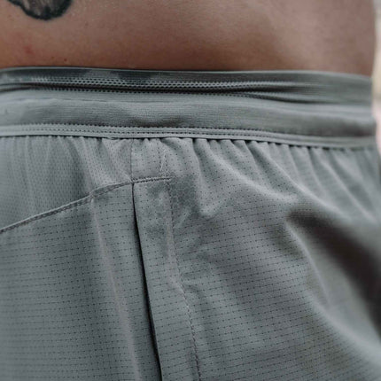 MEN’S | HYBRIFLEX SHORT : GREY