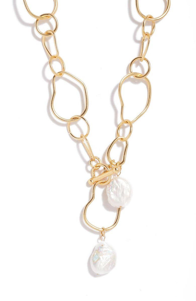 Pendant Necklace With Large Pearl