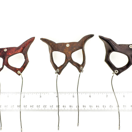 Curious Cat Leather Mini Mask – Handcrafted Charm for Rearview Mirrors, Handbags, Lanyards, Party Favors & More