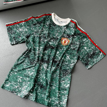 Manchester United Oversized T-shirt with Shoulder Stripe Detail