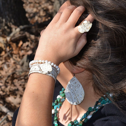 **Chunky White Turquoise Slab on Hammered Gold Cuff RingBase 012s